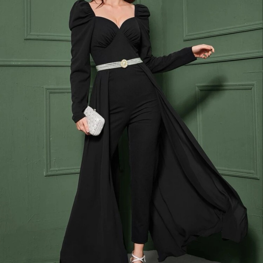 Sweetheart sleeved jumpsuit